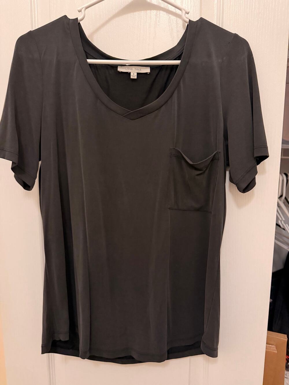 Love Tree Charcoal Black V-Neck Pocket Tee Size S
